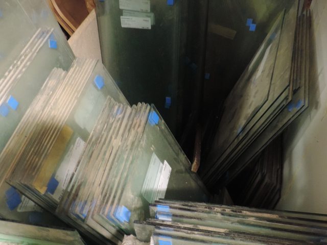 Approximately 1 tonne of flat glass